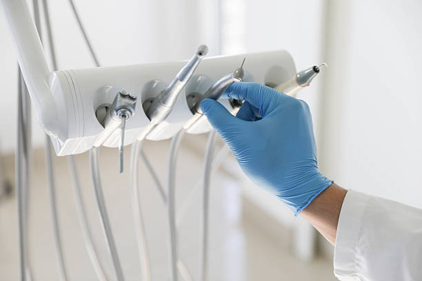 Professional Emergency Dentist technician working in Lawrence, KS